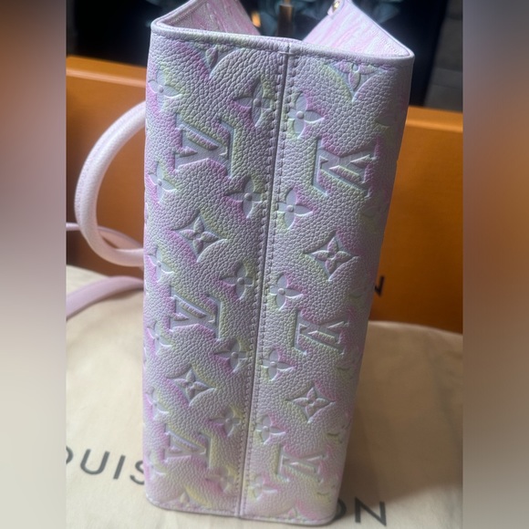 RARE🌟NEW🌟Louis Vuitton Pink Stardust On The Go PM SOLD OUT $6000 Retail price - Picture 6 of 11